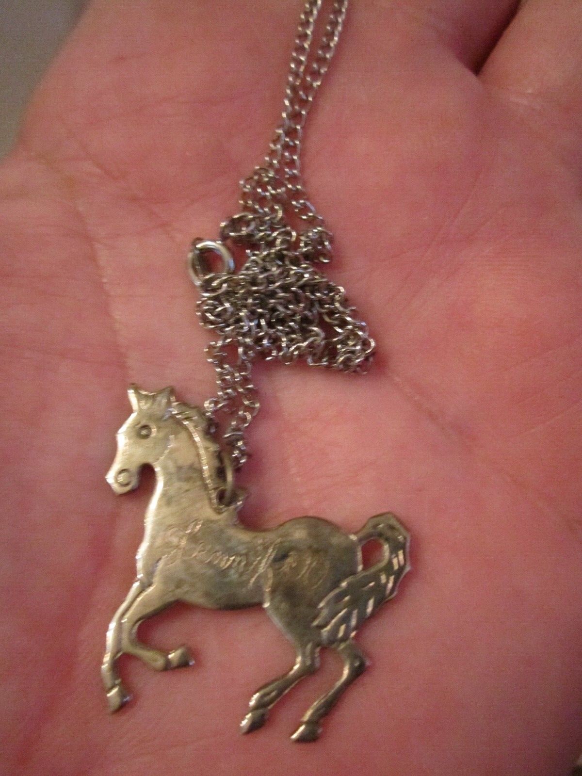 2005 VERNDALE DAYS HORSE PENDANT SIGNED ALL SILVER … Gem