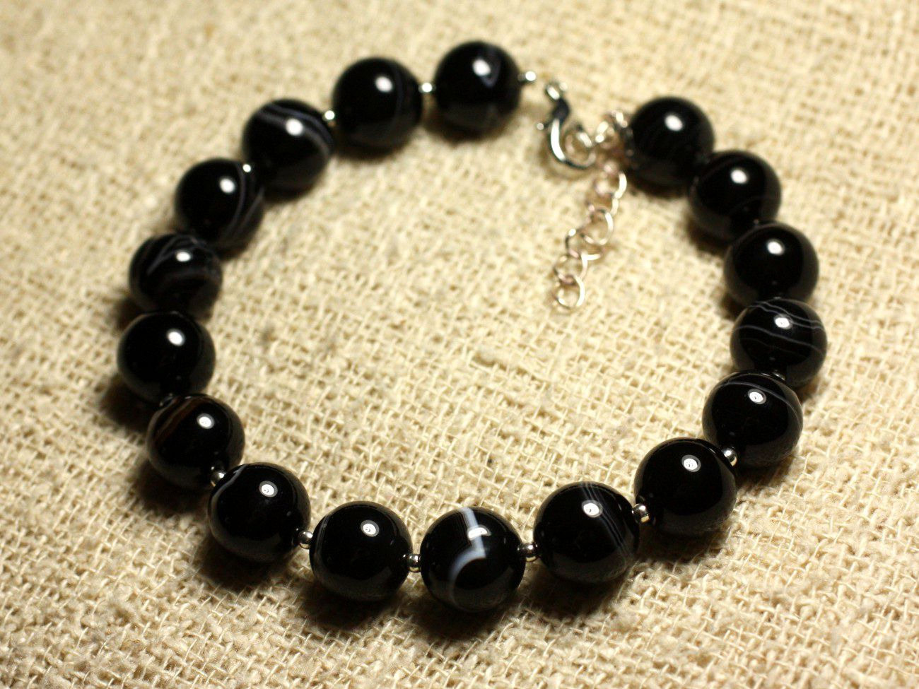 Bracelet agate noire 10mm et argent 925 pour sublimer votre look élégant au quotidien