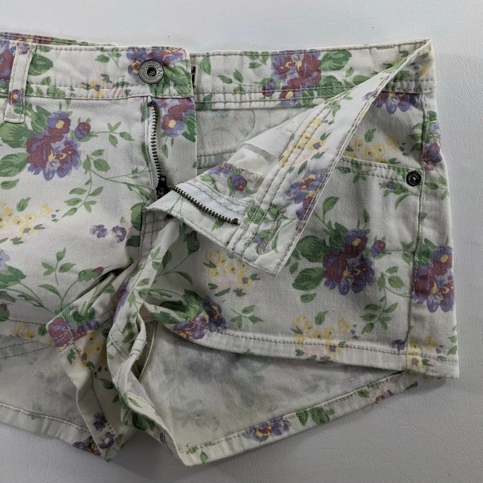 Pantalones cortos de mezclilla Bullhead blancos florales para mujer talla 7 Foto 3 de 4