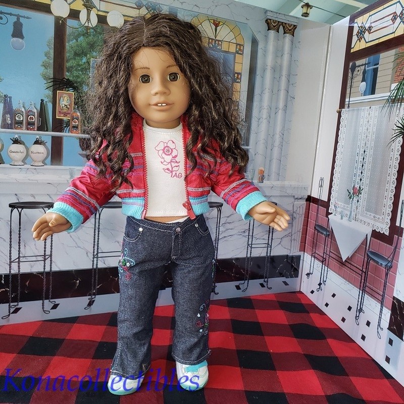 American Girl 2004 GT26 Med Skin, Curly Brown hair, Amber Eyes In Box