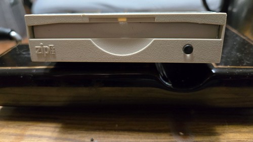 Iomega Z100ATAPI 3.5" Zip Drive Internal IDE