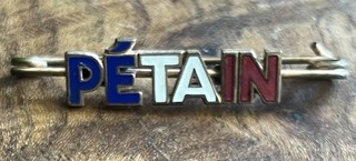 WW 2 . ANCIEN INSIGNE EMAILLÉ . ( Voir photos recto verso )