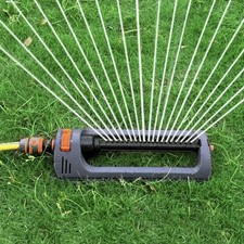 Water Sprinkler Garden Lawn Rotating or Oscillating Sprayer Grass Lawn Watering