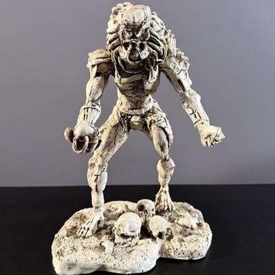PREDATOR CAST RESIN STATUE CALCIFIED BONE FINISH 10.5''