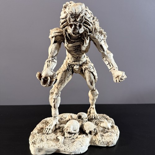 PREDATOR CAST RESIN STATUE CALCIFIED BONE FINISH 10.5"