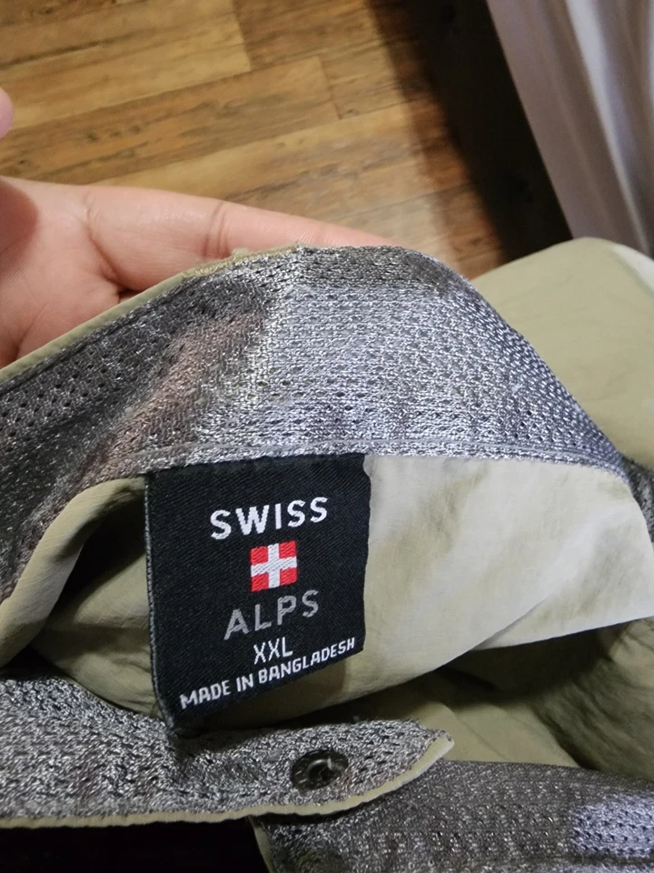 Mens Swiss cargo tan shorts size 2x - Image 3 of 3