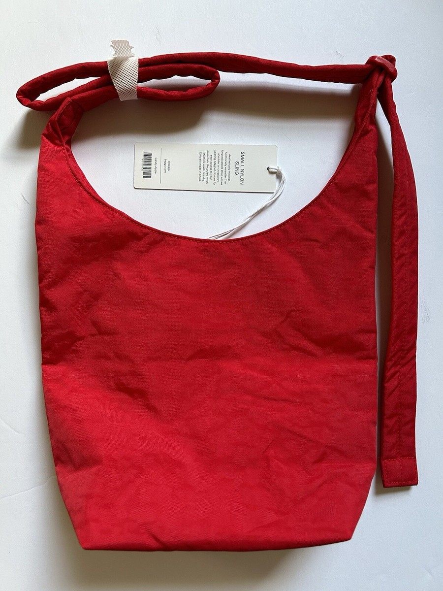 ★ Baggu ★ スモール ナイロン スリング Candy Apple Small Nylon Sling Bag - Candy Apple – ban.do