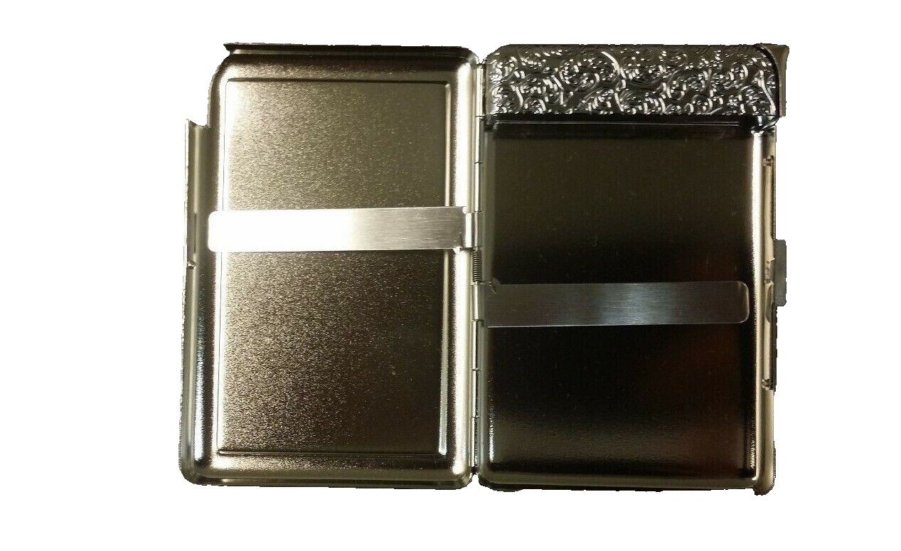 Funny Smoking Alien L16 Cigarette Case with Built in Lighter Metal Wallet