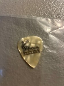KENNY ROGERS GUITAR PICK