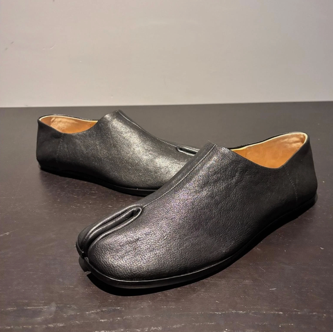 Maison Margiela Tabi Babouche – Slip Black Leather Loafer Shoe