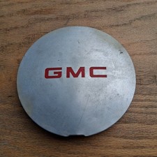 Gmc Jimmy Or Sonoma Center Cap 1994-2001 Part Number 15661131 07
