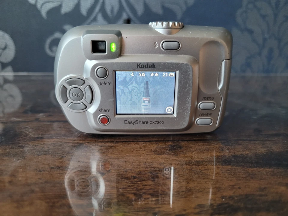 Kodak EASYSHARE CX7300 3.2MP Digital Camera - Silver - Image 2 of 4