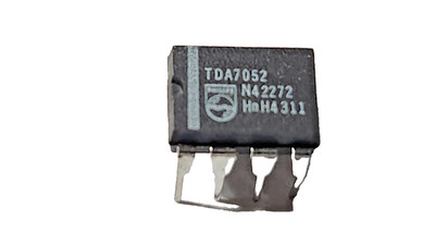 PHILIPS IC TDA7052  DIP-8  USED IN VARIOUS APPLICATIONS