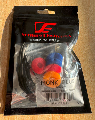 VE Monk Plus 7th Earbuds mit Mikrofon und Schaumstoff-Aufsätzen - Neu & OVP