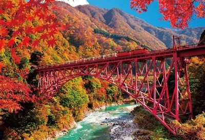 1000-teiliger Autumn Leaves und Kurobe Valley Trolley Train 71-393