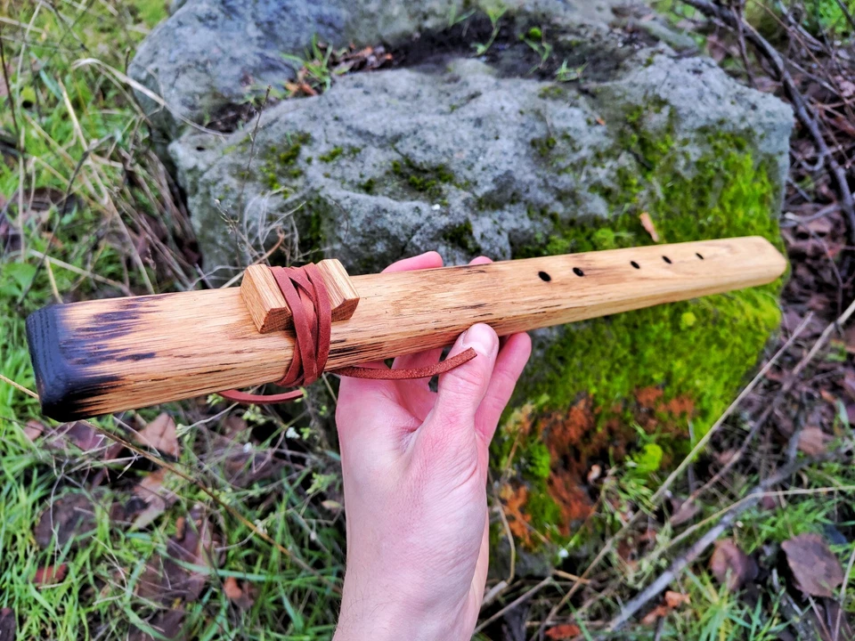 Flauta de roble nativo americano "Viento" - Hecha a mano - Sonido muy profundo Sonido sanador Ves Foto 4 de 4