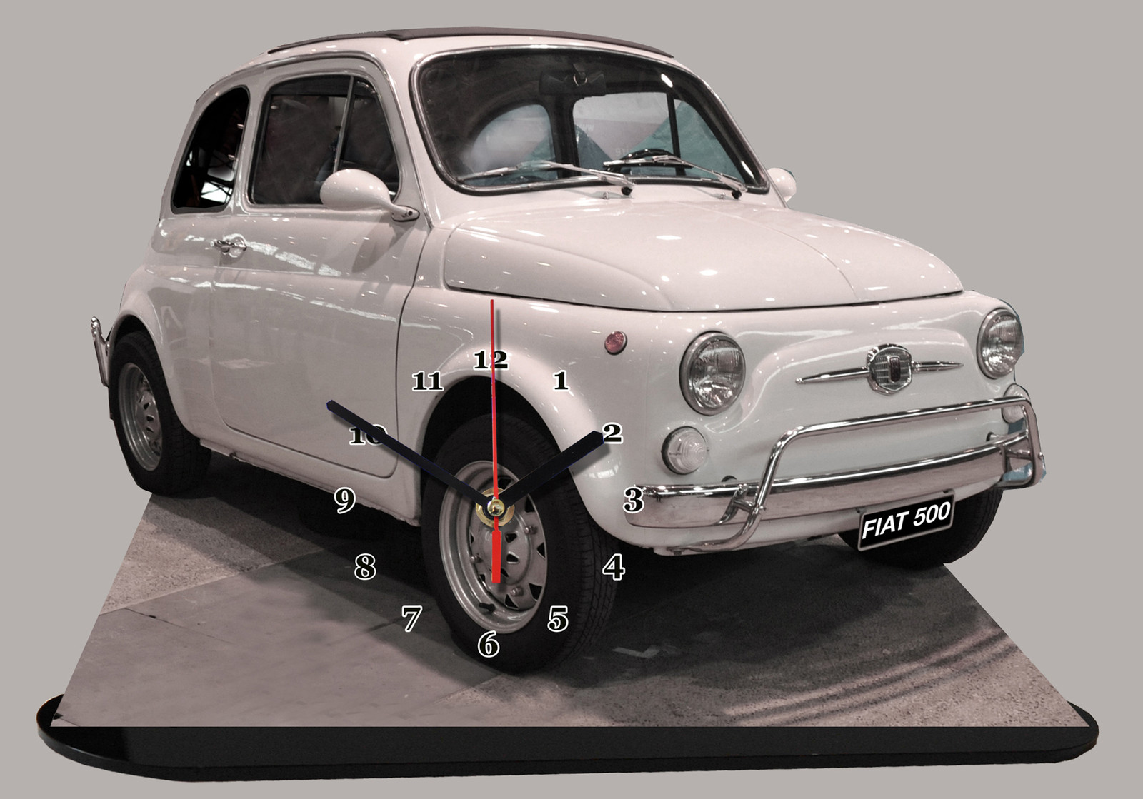 Horloge miniature Fiat 500 blanche pour remplacer une pendule ennuyeuse par une voiture italienne