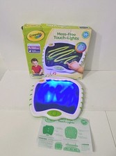 Crayola Mess-Free Touch Lights Musical Doddle...