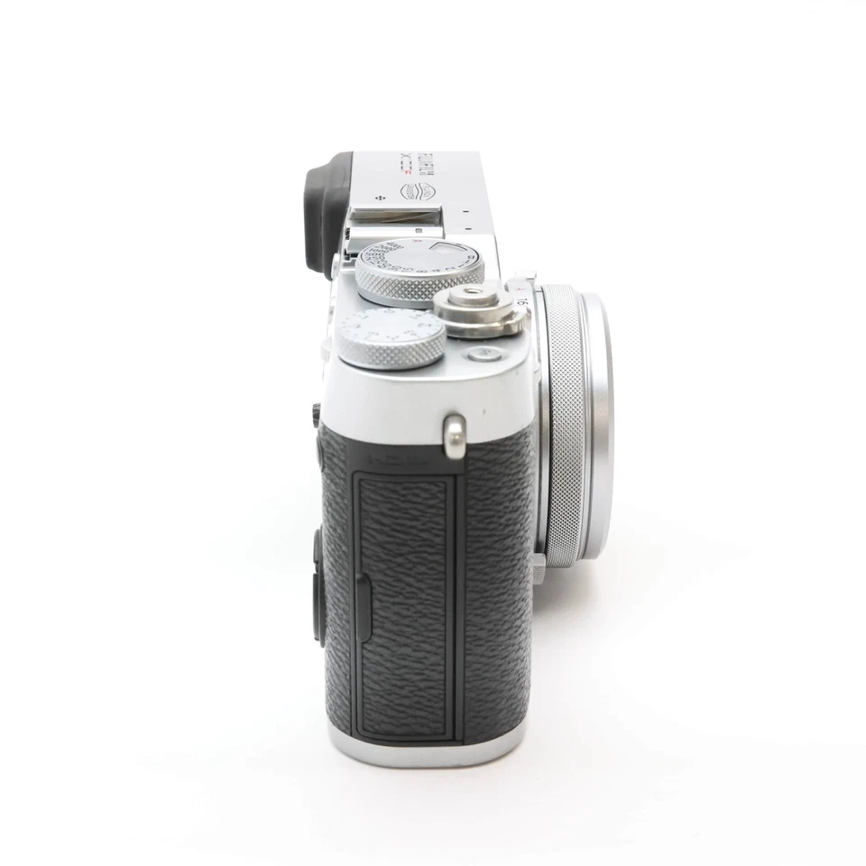 Fujifilm Fuji X100F Silver Digital Camera Shutter Count 9142 - Image 4 of 4