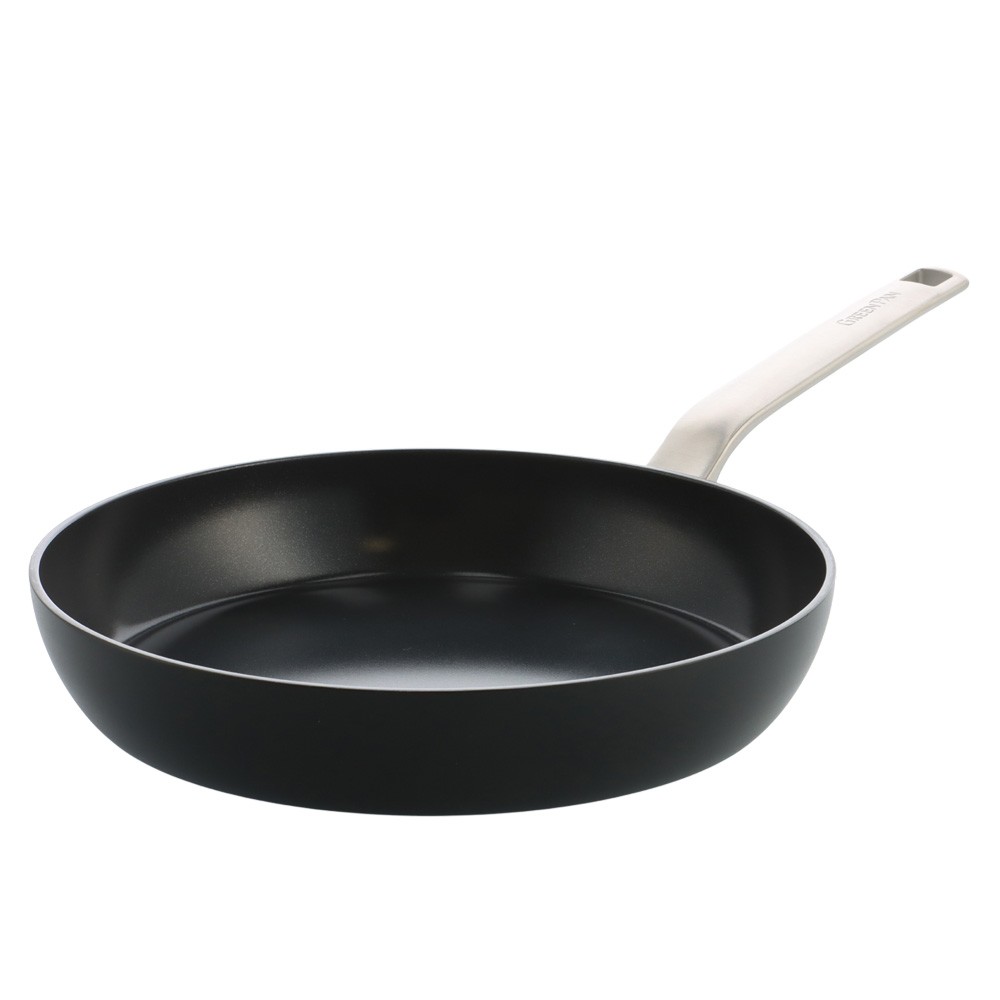 Poêle noire Evolution GreenPan 28 cm en aluminium pour en finir avec les aliments qui collent