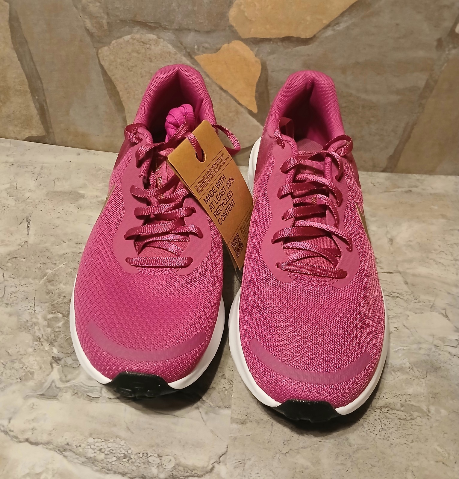 Nike Revolution 7 Women's SIZE 8 Hot Fuchsia Metallic Red Bronze FB2208-501 thumbnail 4