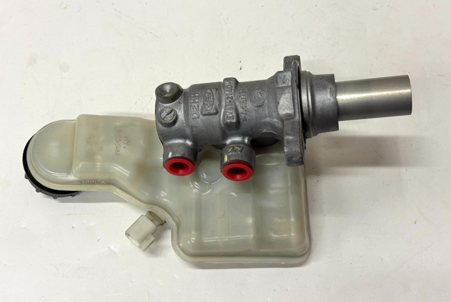 Ford Focus 2012-2018 Escape Brake Master Cylinder w/Reservoir EV61-2140-P