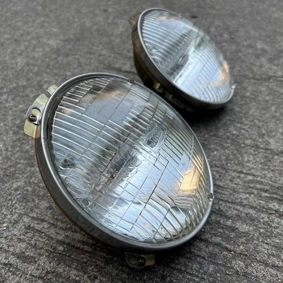 DATSUN B110 Headlight Set Genuine Part NOS JAPAN PAIR - Image 4 of 4