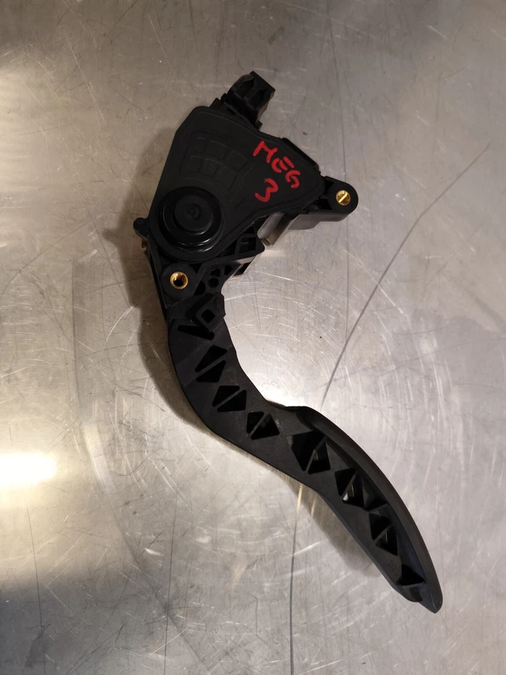 PEDALE ACCELERATEUR RENAULT MEGANE 3 III BERLINE 1.9 DCI 130CV 5P 180020022R - Photo 2/4