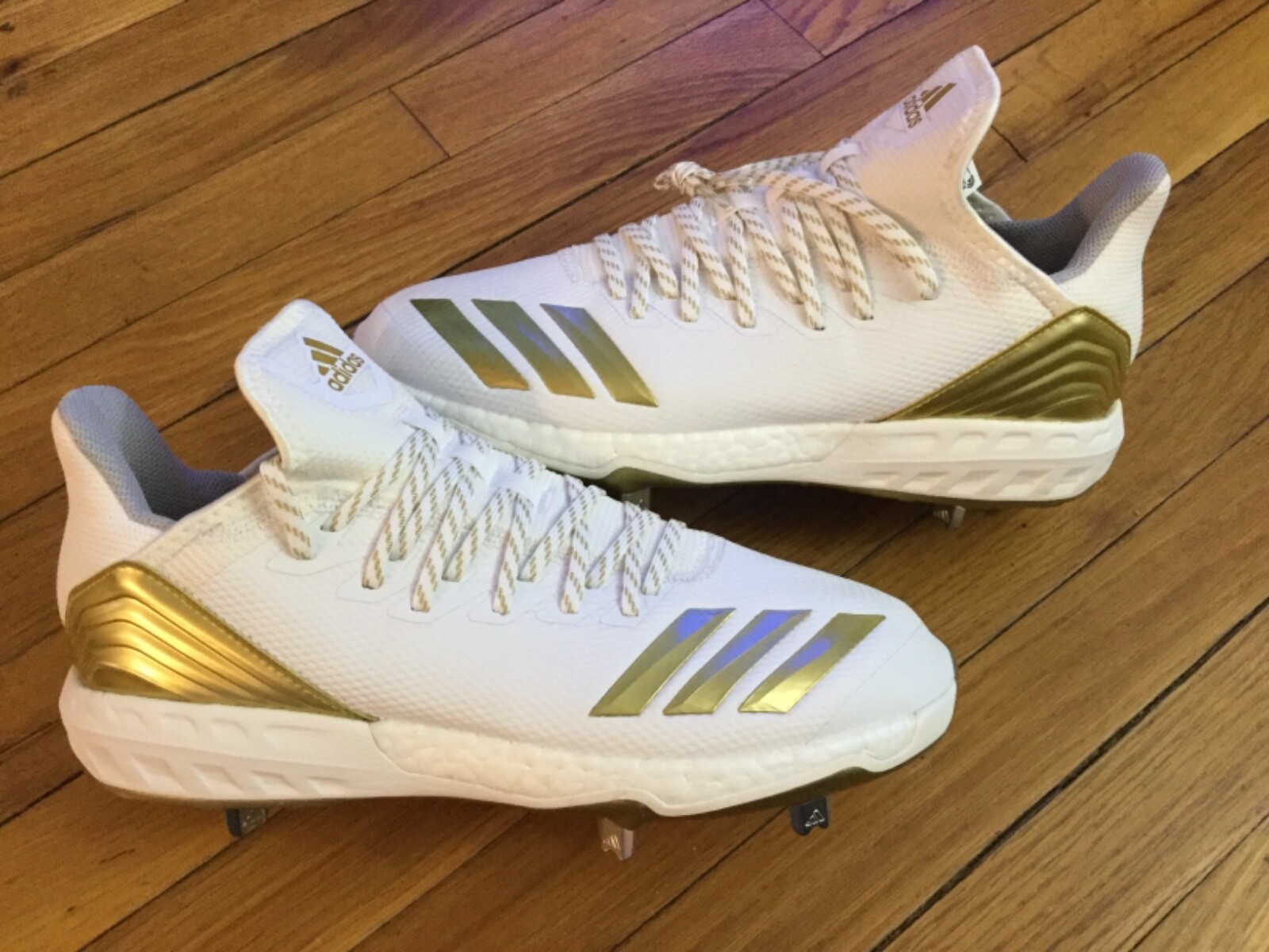 size 4 baseball cleats