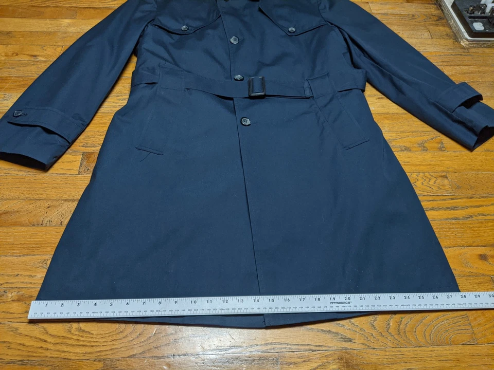 Botany 500 Trench Coat Size 44 R Plaid Fleece Lined Single-Breasted  W/ Belt - Image 4 of 4