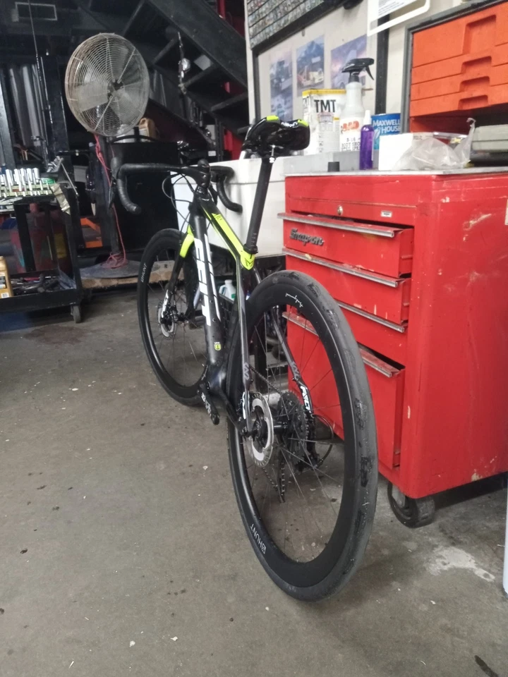 Bicicleta de estrada 2018 de feltro Vr3 personalizada carbono total - Imagem 2 de 4