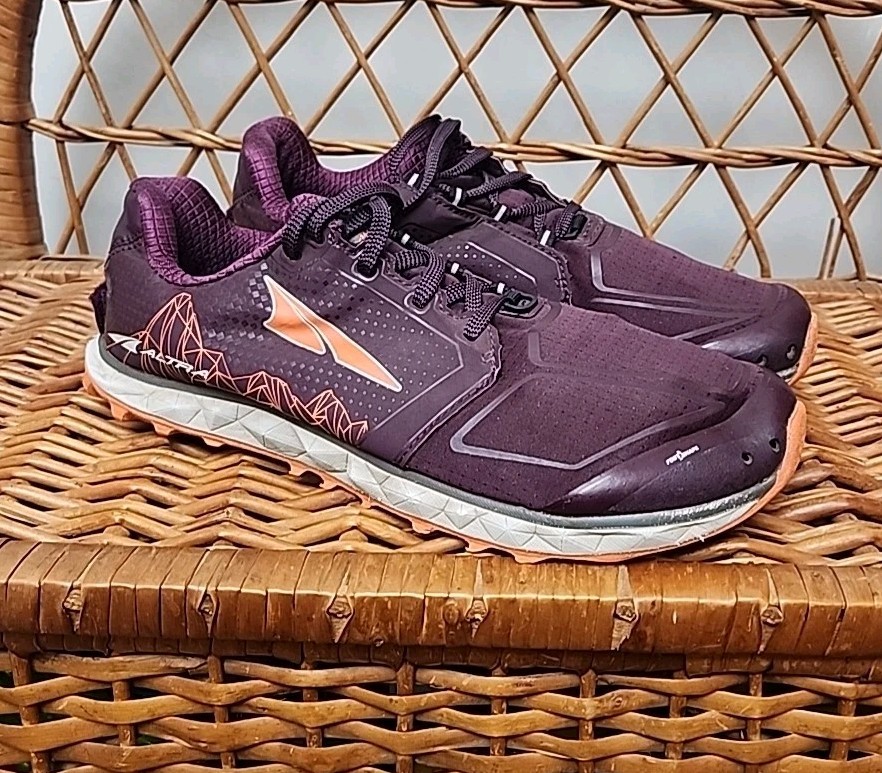 Altra Superior 4 womens size 7.5 shoes purple athletic trail running sneakers