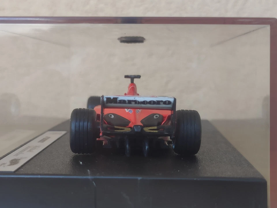 Ferrari F2001 Michael Schumacher 1/43 HotWheels Die Cast Modellino Formula 1 - Immagine 4 di 4