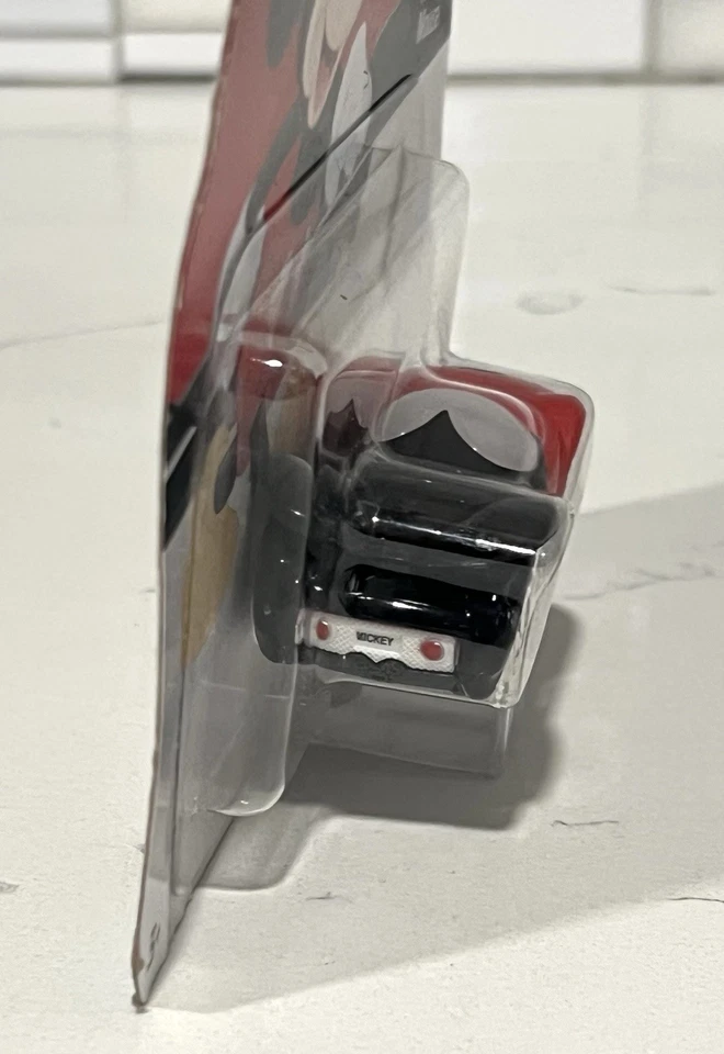 Автомобиль с персонажем Микки Мауса Disney Hot Wheels - Изображение 4 из 4