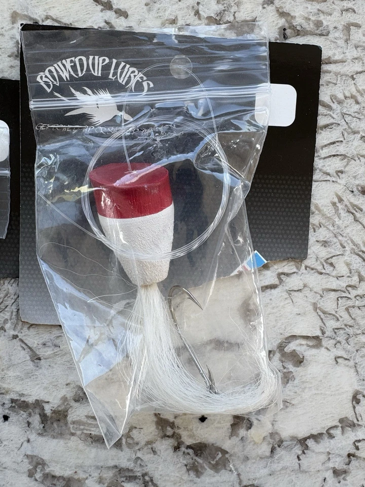 Bowed Up Lures Brand Saltwater Fly Lures Lot of 3 with Leaders and Hooks. New - Image 2 of 4