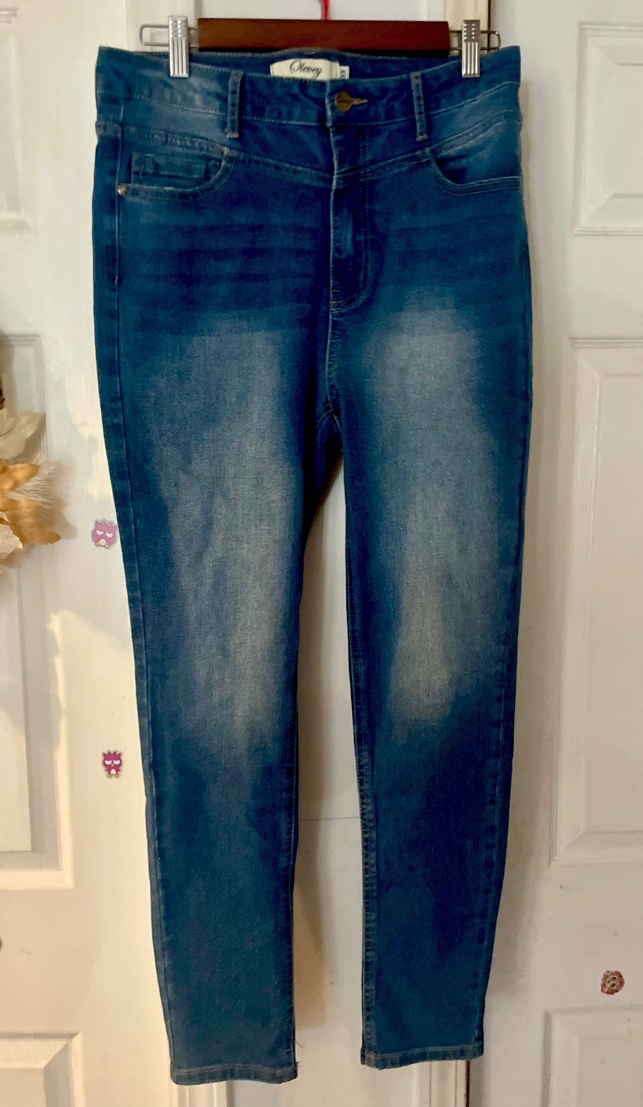 Skinny Leg Mid Rise Medium Blue Wash