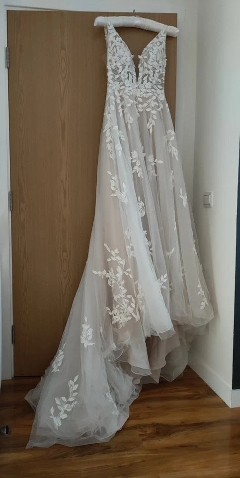 Eleganza Sposa Ivory wedding dress, brand new unworn, bought for £1,200 Size 12 - Image 3 of 4