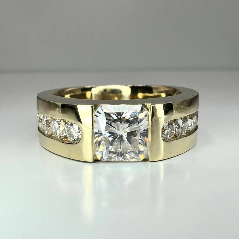 2.50Ct Princess Cut EF/VS Lab Grown Diamond Men's Wedding Band 14k Yellow Gold