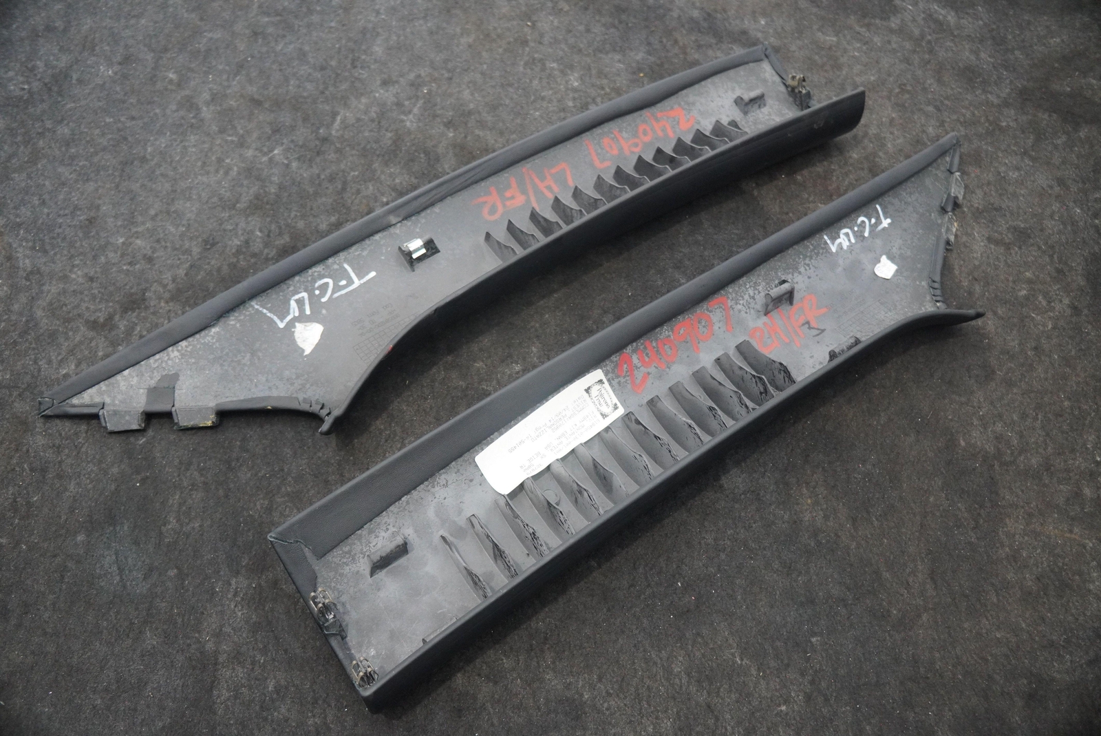 Set 2 Front A Pillar Windshield Cover Trim Panel Ferrari California T *Note*
