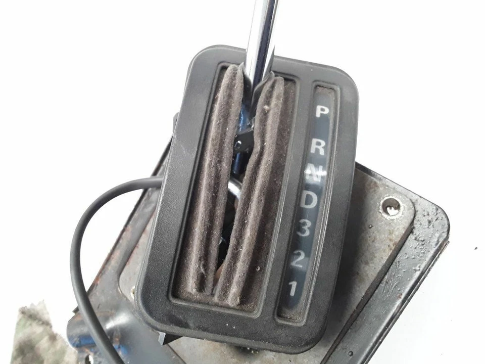 Maserati 228 Biturbo 1990 RHD 2.8 auto-gearbox gear selector shifter 184kW - Image 4 of 4