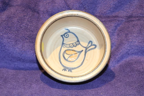 BOWL W/BIRD CANADIAN POTTERY JOAN SHAW NEW BRUNSWICK VINTAGE UNIQUE DESIGN