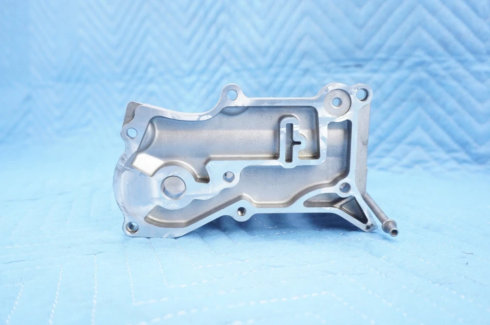 Marco de bomba de aceite del motor BMW 650i 2007 OEM Foto 4 de 4