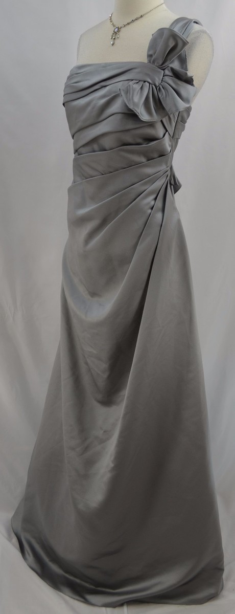 bellamina corset dress Strapless Rhinestone Stretch Satin Column missy / 4 / sage Ilona Maher Rewears Her StyleCode: 1930058754939 Fit:Long & a little loose GLITTER CORSET COWL GOWN