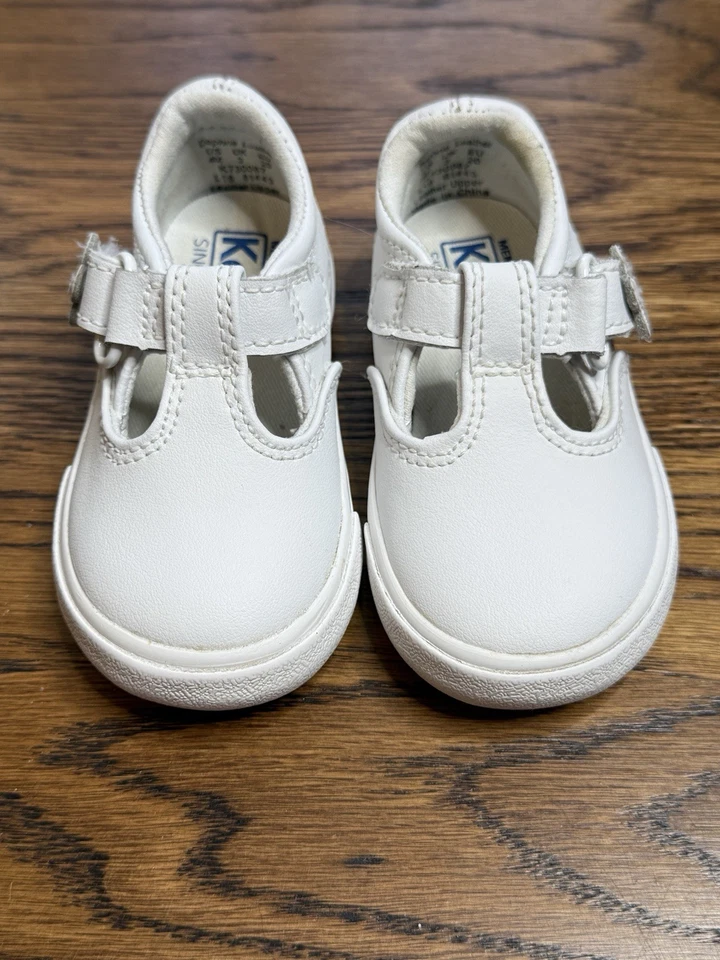 Zapatilla deportiva Keds Daphne de cuero blanco para niñas con cierre de gancho/bucle de flores 4M Foto 2 de 4