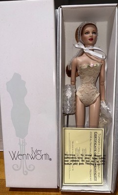 Tonner Tyler Wentworth 2008  Au Naturale Ashleigh   Redhead  T8TWSD21 NRFB w/ CO