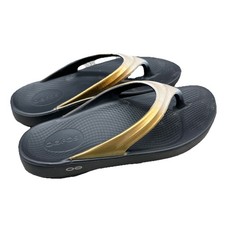 OOFOS OOlala Luxe Recovery Womens Size 9 Latte Slip On Thong Sandals Gold