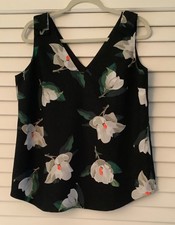 Banana Republic L Black Floral Blouse V-Neck front/back Lined Curved Hem NWOT