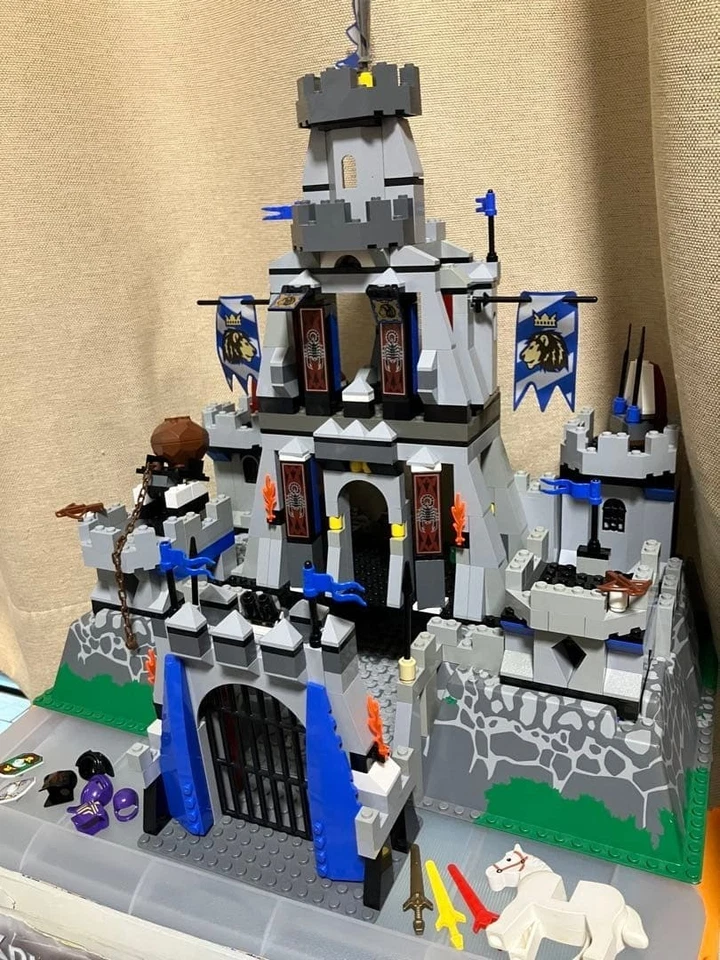 LEGO Knights' Kingdom Castle of Morcia 8781 In 2004 Used Retired W/Manual As Is - Image 3 of 4