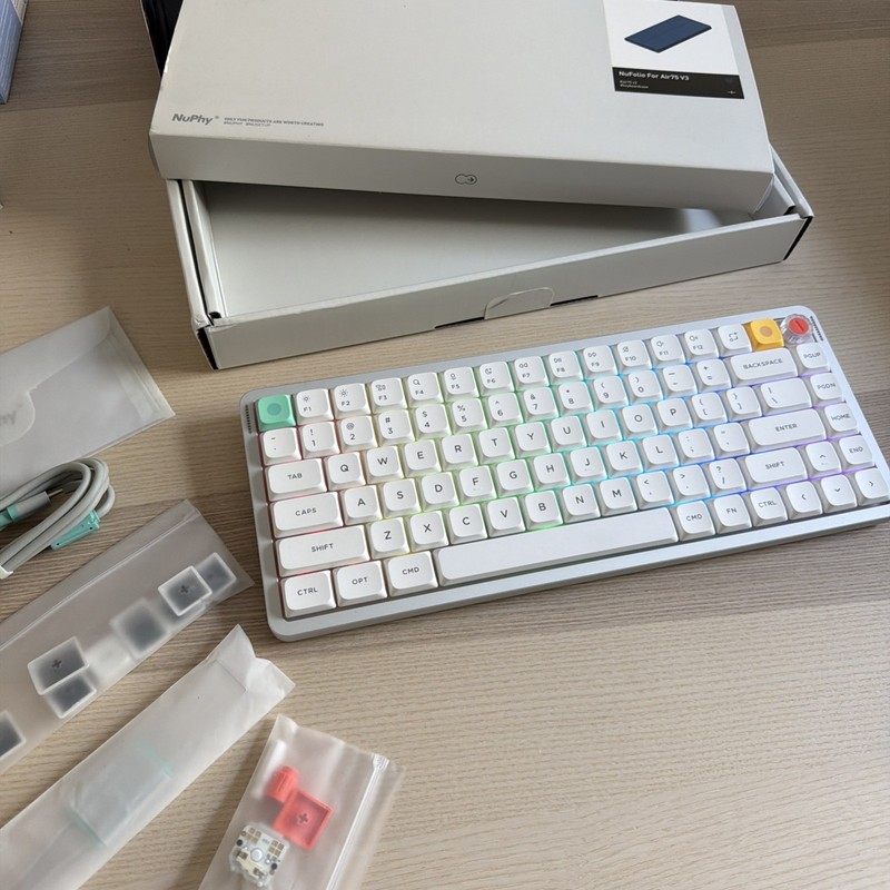Nuphy Air75 V3 Portable Wireless Mechanical hot swappable Keyboard White Bundle