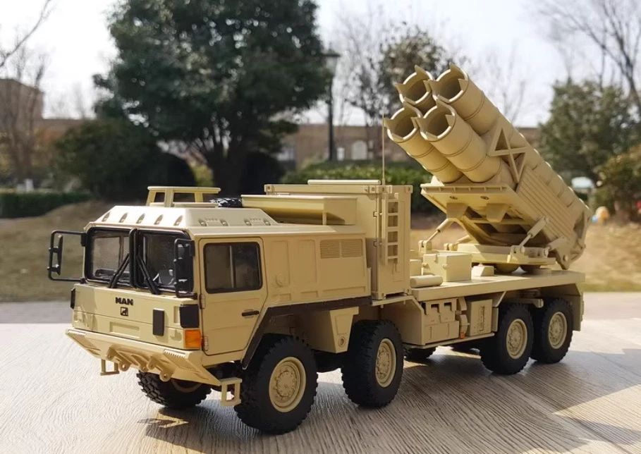 1:32 32CM MAN MILITARY TRUCKS 8X8 Rocket Launcher Truck Diecast Armor Model - Image 3 of 4
